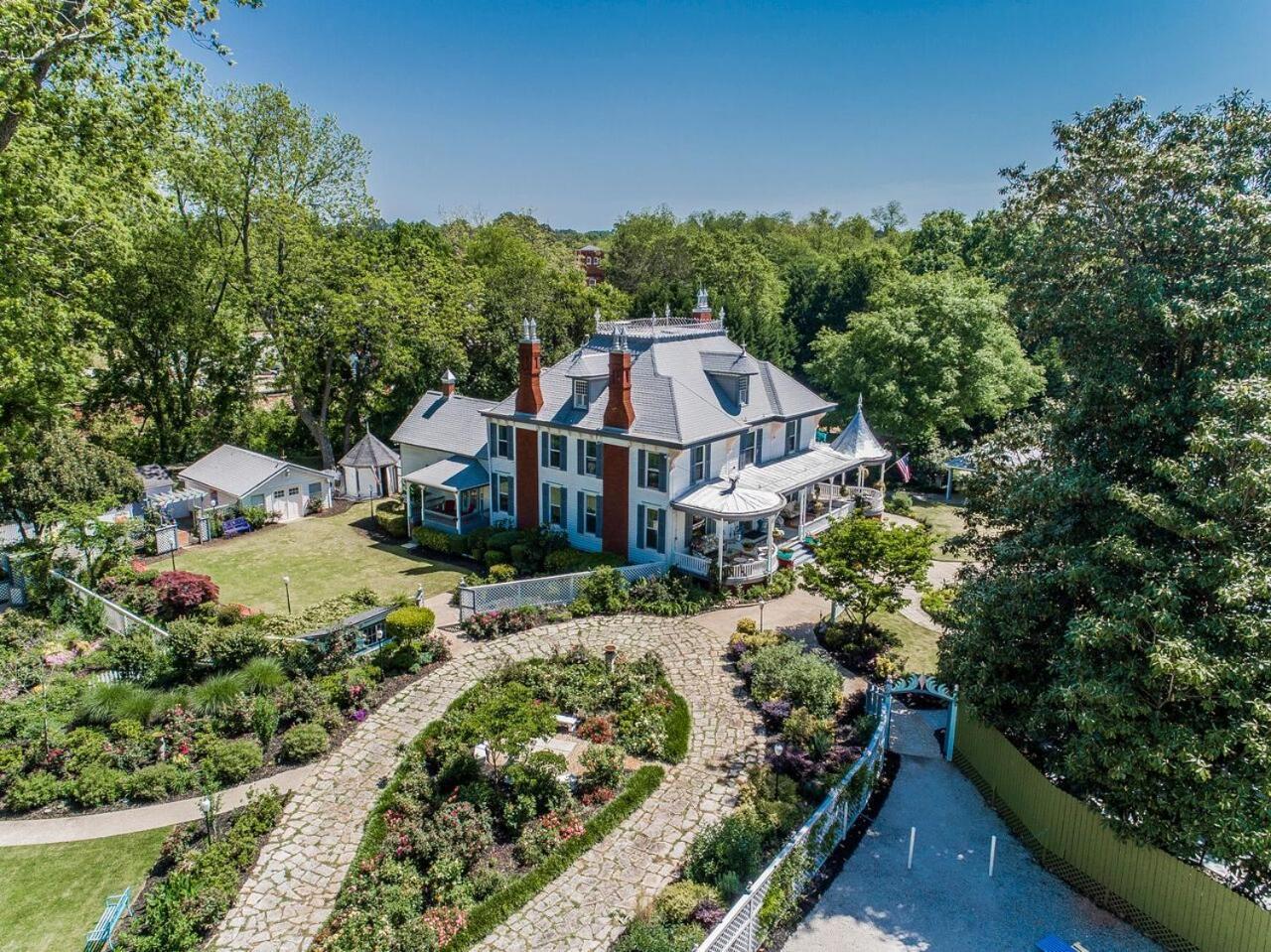 Highgate Estate & Gardens Bed & Breakfast Greensboro Exterior photo