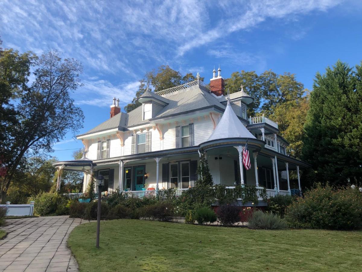 Highgate Estate & Gardens Bed & Breakfast Greensboro Exterior photo