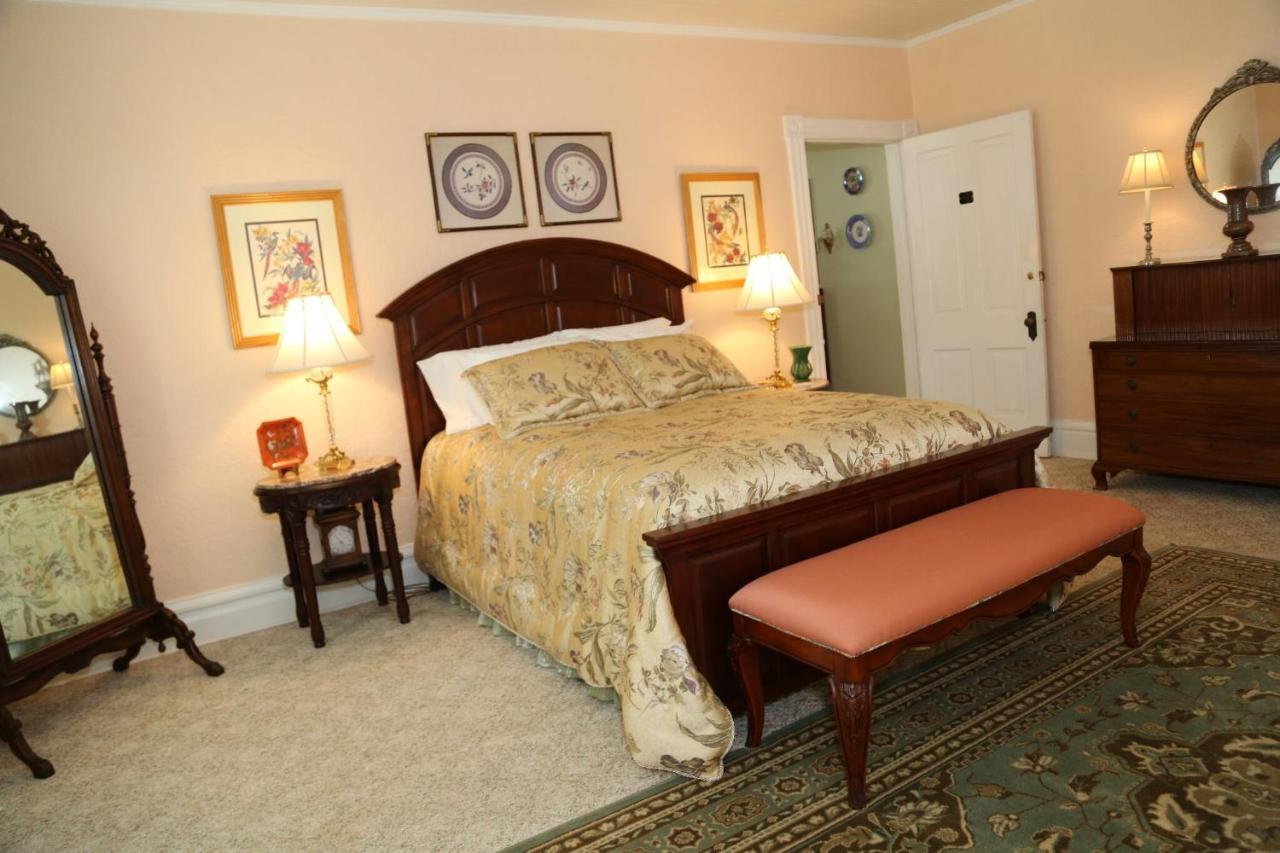 Highgate Estate & Gardens Bed & Breakfast Greensboro Exterior photo